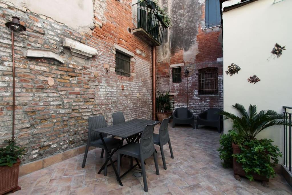 Ca'mariagrazia Flat In With Private Patio Apartamento