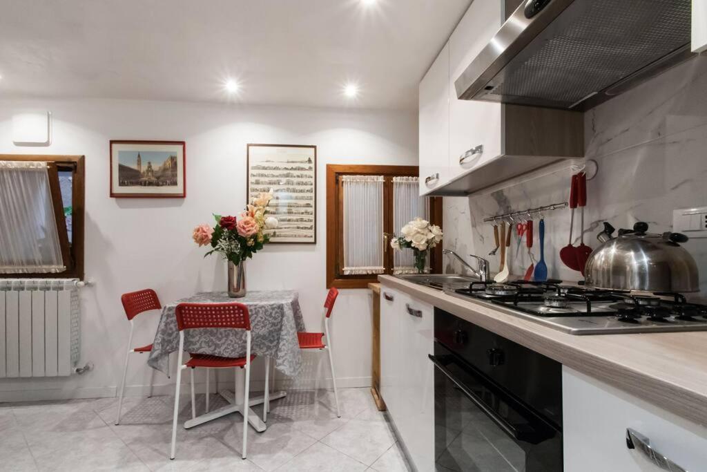 Ca'mariagrazia Flat In With Private Patio Apartamento